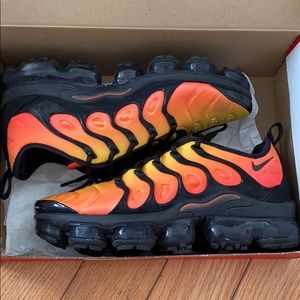 Men’s Nike air vapor max plus